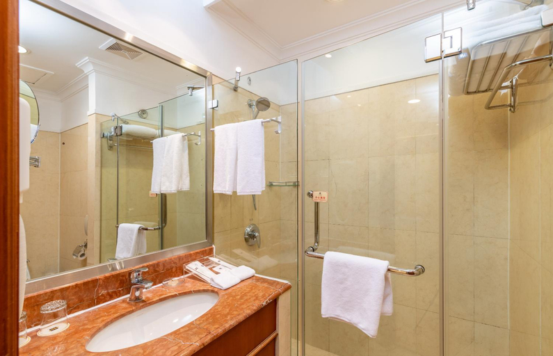 Bathroom 4, Metropark Hotel Shenzhen, Shenzhen