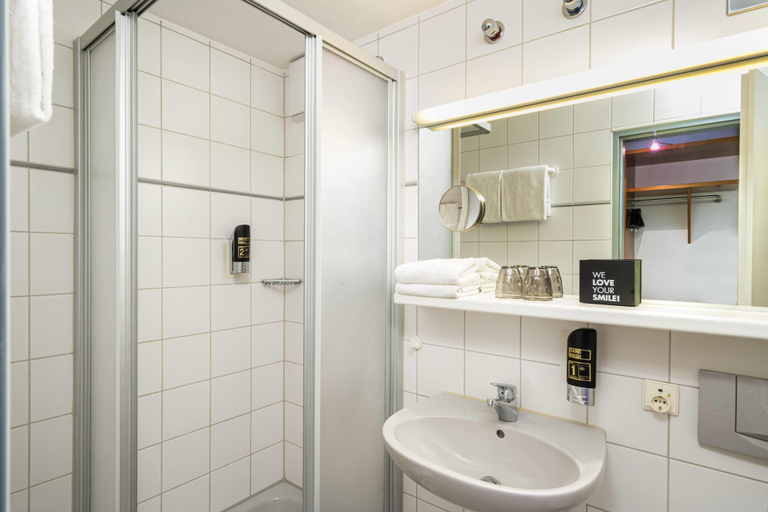Bathroom 4, Arthotel ANA Neotel, Trademark Collection by Wyndham, Stuttgart