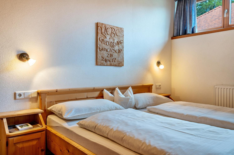 Bedroom 2, Kranebitterhof Apt Enzian, Bolzano
