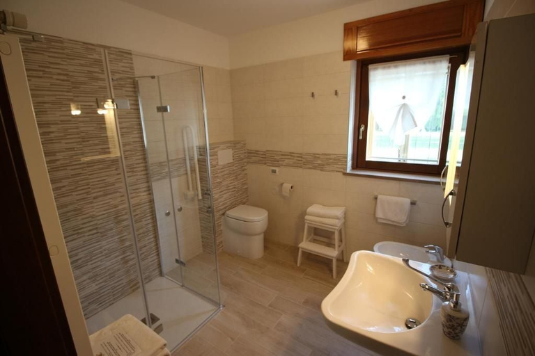 Bathroom 4, Ai Casali, Udine