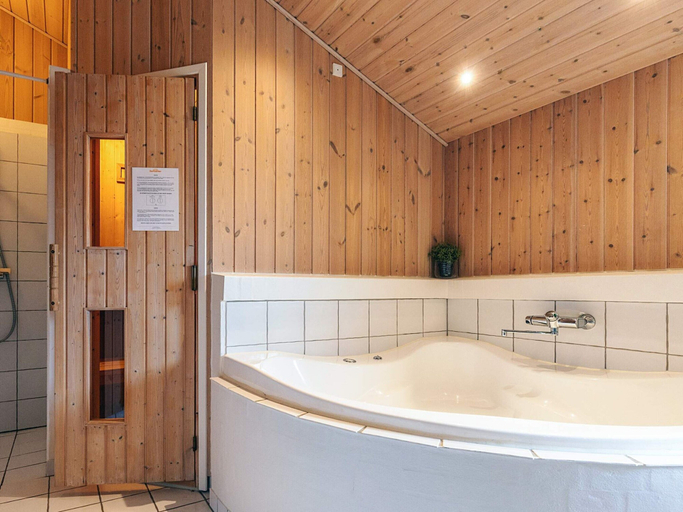 Bathroom 3, 5 Star Holiday Home in Lokken, Hjørring