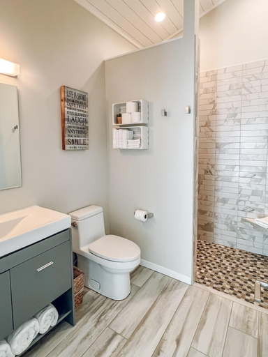Bathroom 3, Old Pike Cottages, Allegan