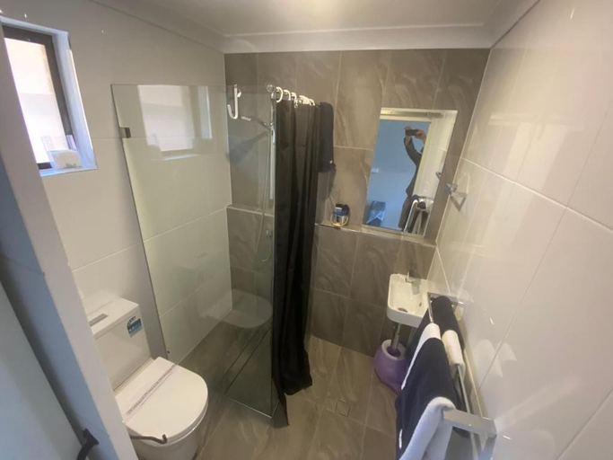 Bathroom 4, Woongarra Motel, Port Macquarie-Hastings - Pt B