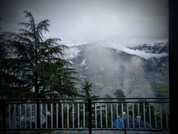 Exterior & Views 2, Devdhar Hilltop Cottages, Kullu