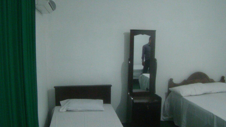Bedroom 4, Asix Hotel, Trincomalee Town and Gravets