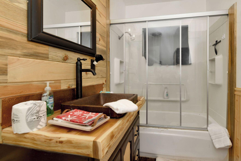 Bathroom, Emma's Cottage#2267, San Bernardino