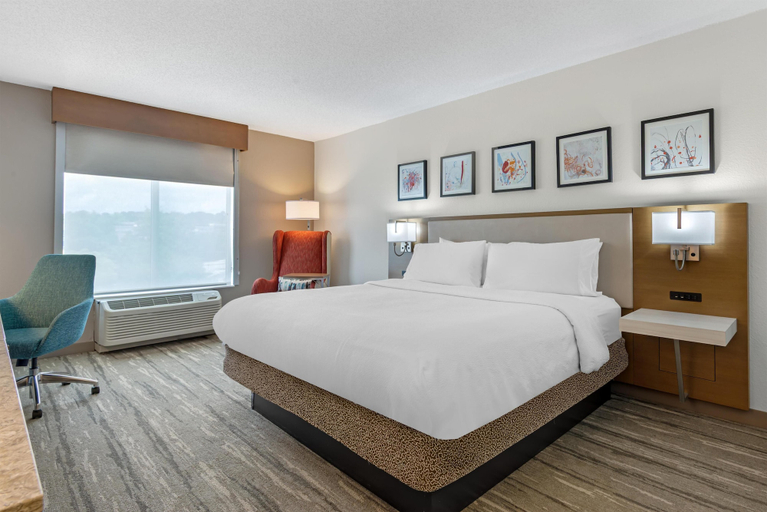 Bedroom 4, Hilton Garden Inn Atlanta Northpoint, Fulton