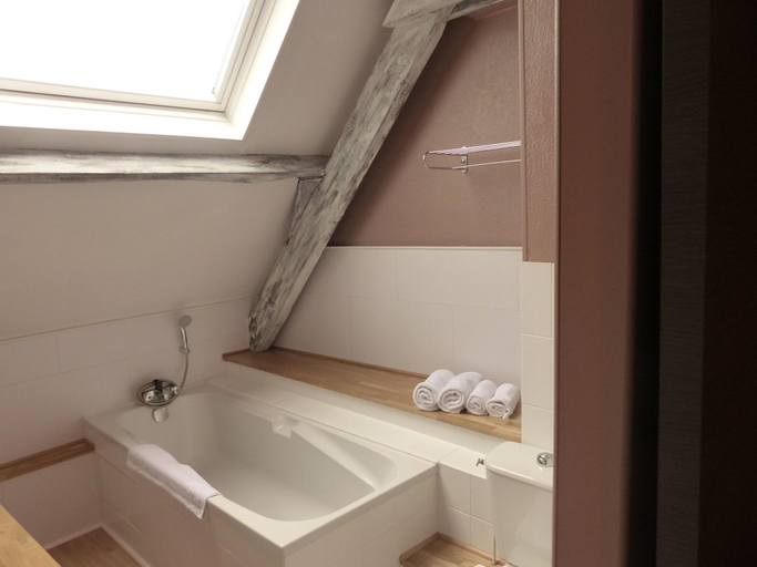 Bathroom 4, Le Domaine D Herambault, Pas-de-Calais