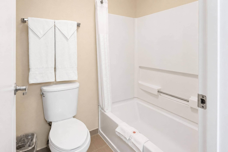 Bathroom 4, Comfort Inn Columbia Gorge, Wasco