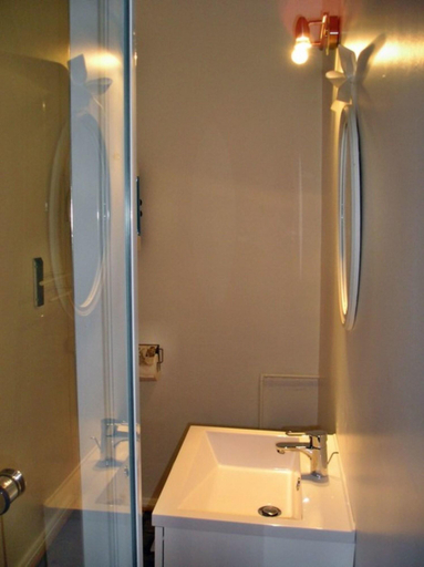 Bathroom 3, Aux Chambres Du Roy, Somme