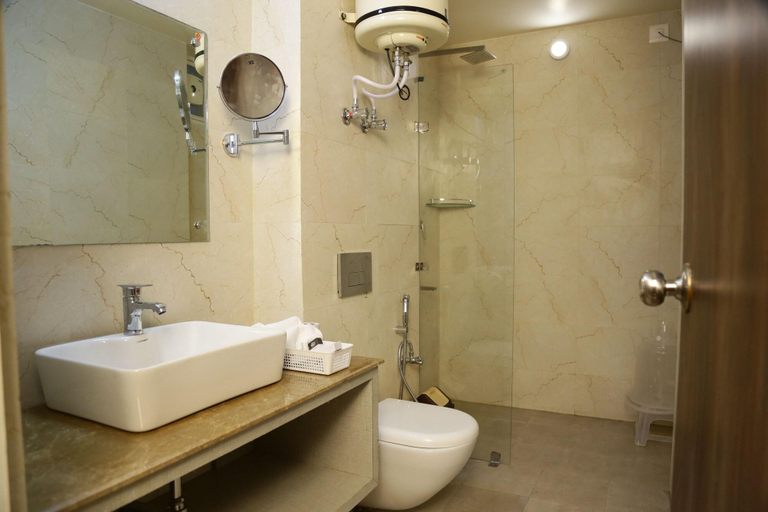 Bathroom, Hotel Aangan Regency, Shimla