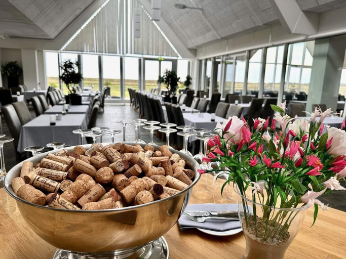 Banquet hall 5, 4 Person Holiday Home on a Holiday Park in Romo, Tønder