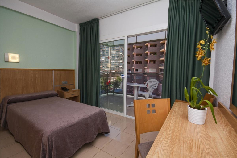 Bedroom 3, Hotel Perla, Alicante
