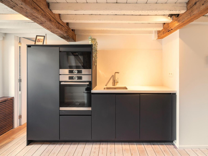 Kitchen 5, Apartment for 6 With Antwerp City Views, Antwerpen