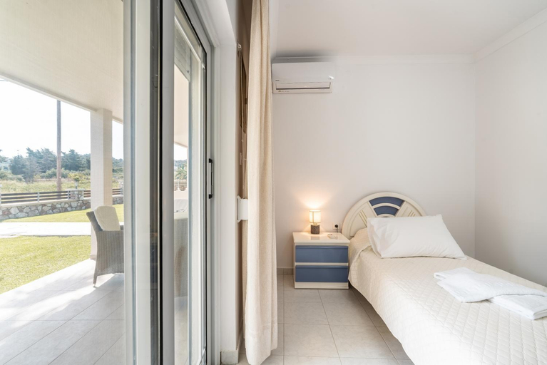 Bedroom 2, Absinthia Fanes, South Aegean