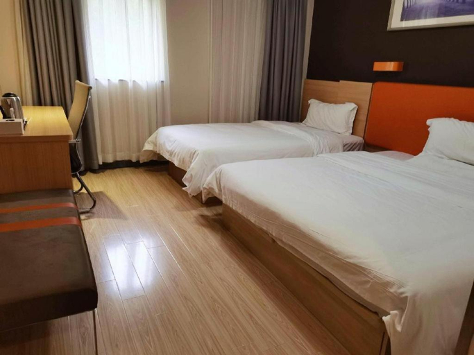 Bedroom 2, 7 Days Premium Xiamen University Shimao Twin Tower Sea View, Xiamen