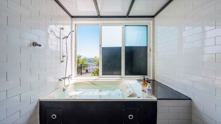 Bathroom 4, Namhae Aria Spa Pension, Namhae
