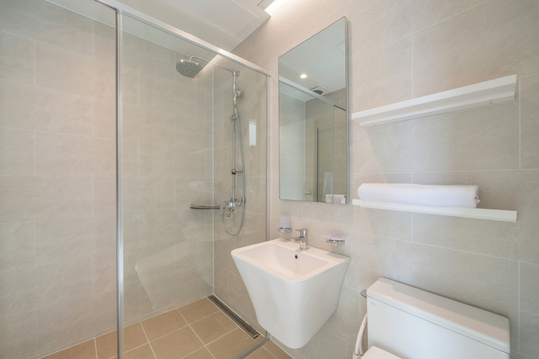 Bathroom 4, Chestertons Naksan, Yangyang