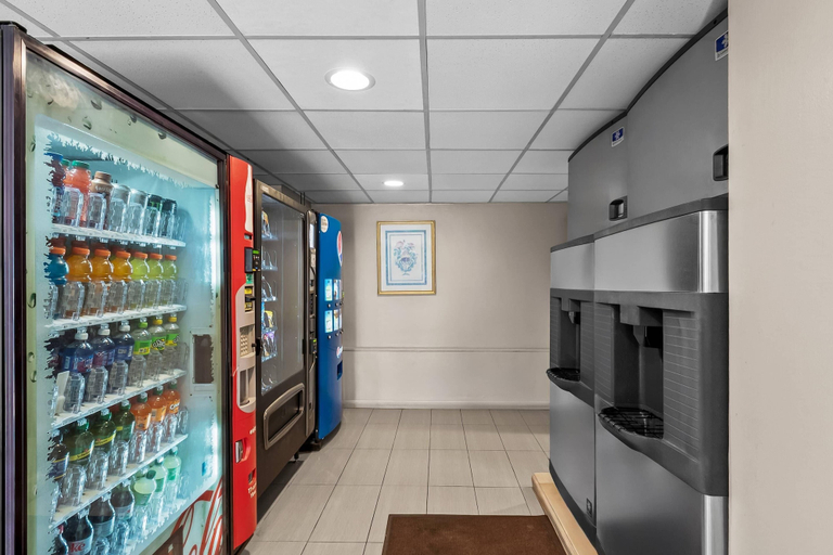 Food & Drinks 5, Quality Inn near Potomac Mills, Prince William