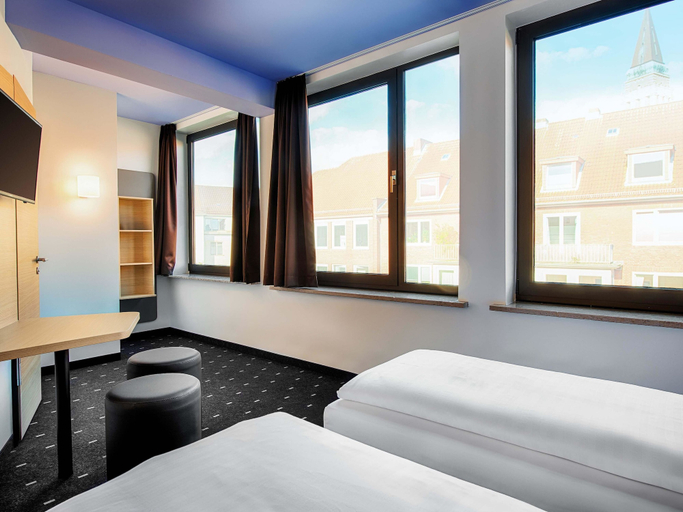 Bedroom 3, B&B Hotel Kiel-Holstenbrücke, Kiel