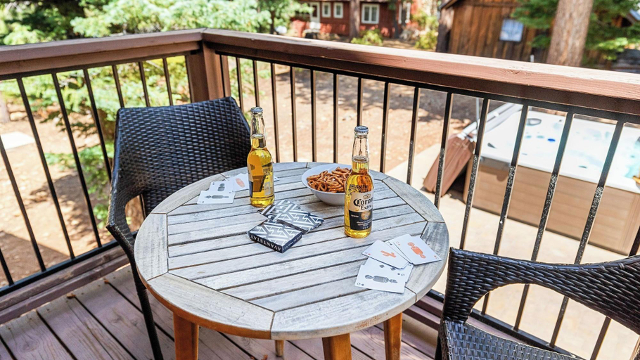 Public Area 3, Teddy By Avantstay Majestic Cabin In Big Bear W B, San Bernardino
