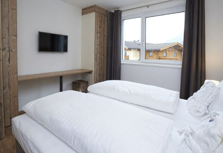 Bedroom 3, Ski & Golf Suites by Alpin Rentals - incl Summercard, Zell am See