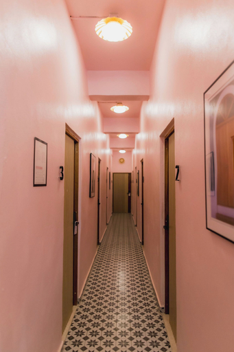 Others 5, Room 9: Sleek & Serene Stay in San Juan