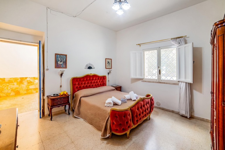 Room 1, Villino Salentum With Private Pool and Garden, Lecce