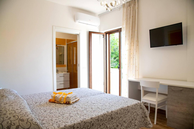 Bedroom 4, B&B Binario Nove e Tre Quarti, Salerno