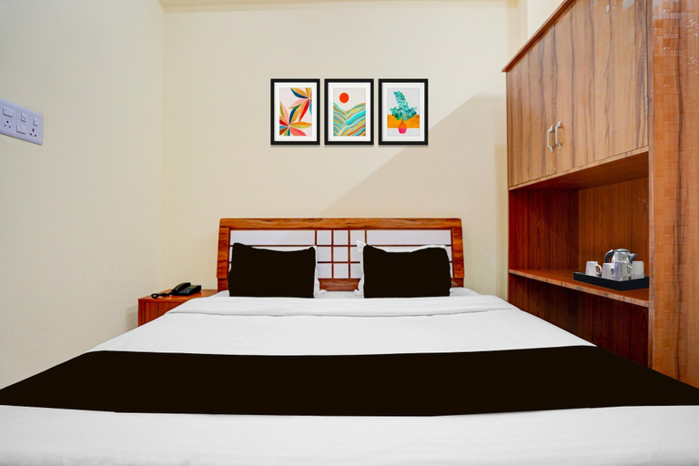 Room 2, Classic Swarn Jayanti Vihar, Lucknow