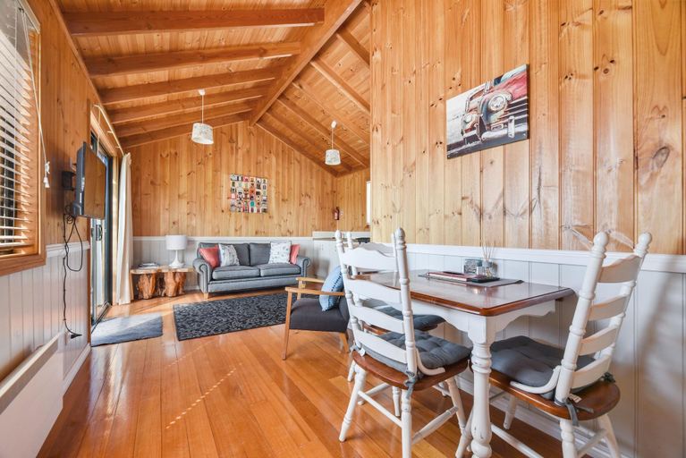 Public Area, Hazelcreek Cottages, West Tamar - Pt B
