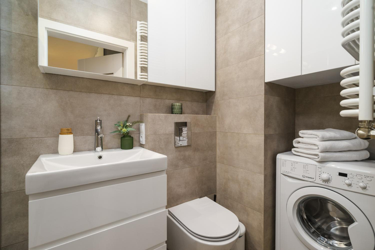 Bathroom 3, Warsaw Apartments, Warsaw