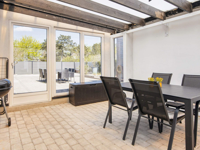 Others 5, 8 Person Holiday Home in Romo, Tønder