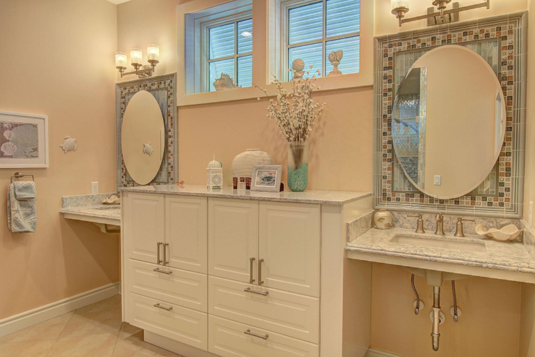 Bathroom 4, Apres Sea 175 Se, Nueces