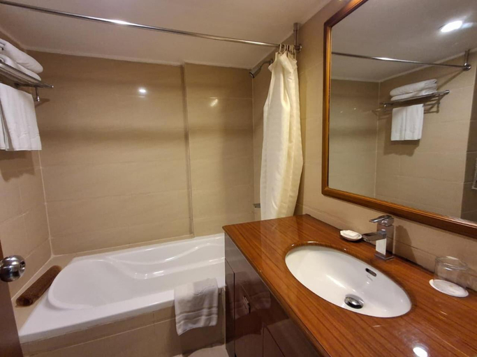 Bathroom, Ocean Paradise Hotel & Resort, Cox's Bazar