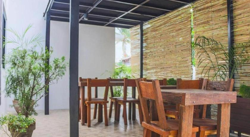 Food & Drinks 5, RedDoorz near Trade School Gensan, General Santos City