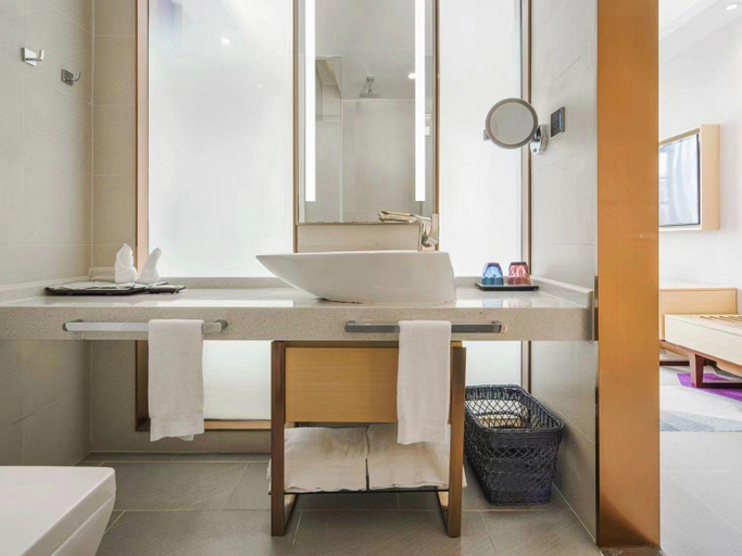 Bathroom 3, Lavande Hotel Shangrao Poyang Administration Center Wetland Park, Shangrao