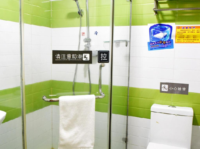 Bathroom, 7 Days Inn Chaozhou Chaofeng Road Bus Station, Chaozhou
