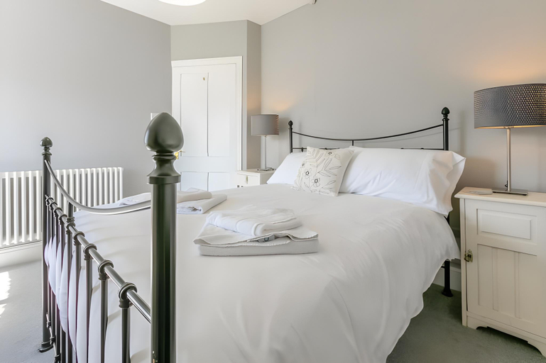 Bedroom 4, Daisy Cottage — Character & Comfort near Beer Beach, Devon