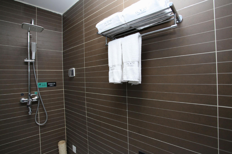 Bathroom, Xana Hotellea Yutian, Tangshan