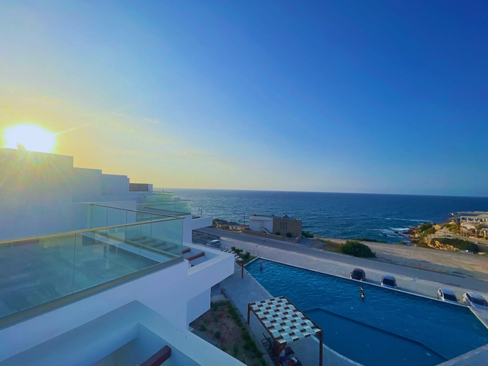 Primary image, "azure Pearl" Oceanfront Loft Apartment · Spacious Rooftop Terrace & Pool