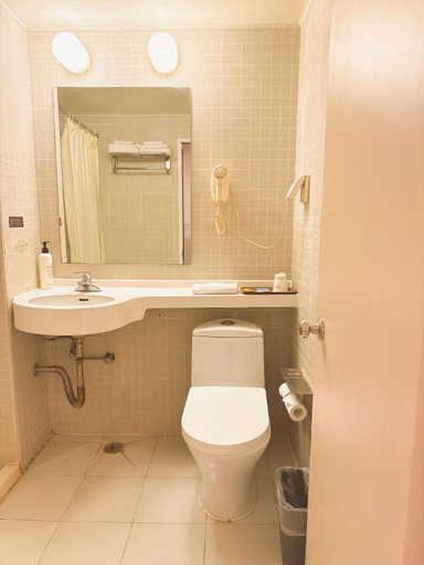 Bathroom 4, Jinjiang Inn Beijing Pingguoyuan, Beijing