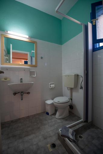 Bathroom 5, Apollo Beach Hotel, Central Greece