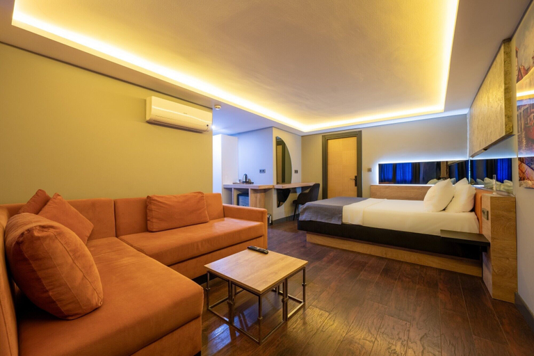 Bedroom 4, 216 Bosphorus, Üsküdar
