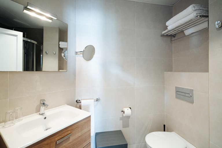 Bathroom 5, THB Gran Bahia Hotel and Apartments, Baleares