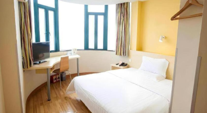 Bedroom 3, 7 Days Inn Dongguan Liaobu Walmart, Dongguan