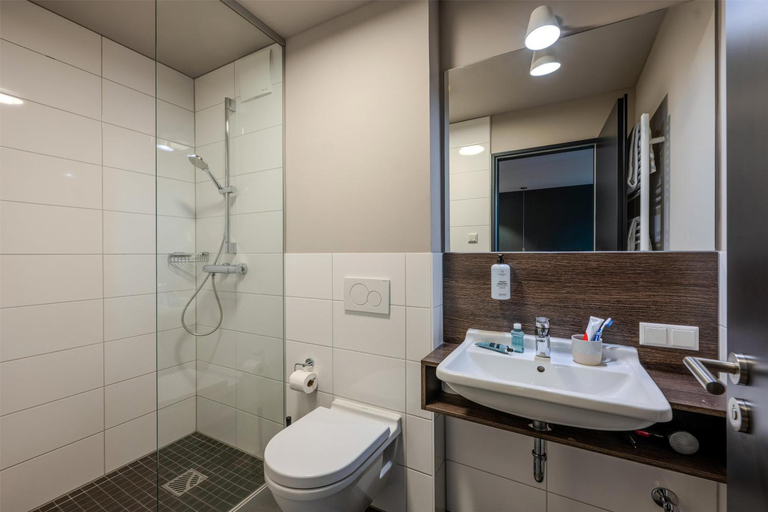Bathroom 5, ipartment Wolfsburg @HOME by Best Western, Wolfsburg