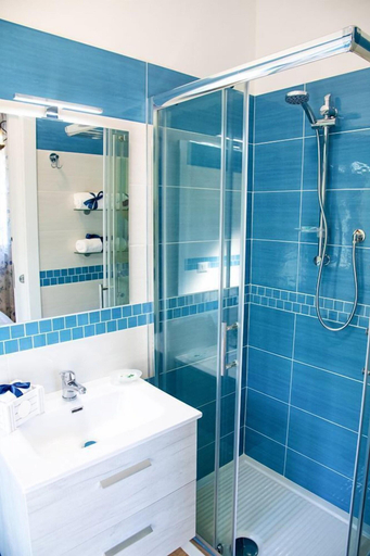 Bathroom 5, B&B Binario Nove e Tre Quarti, Salerno