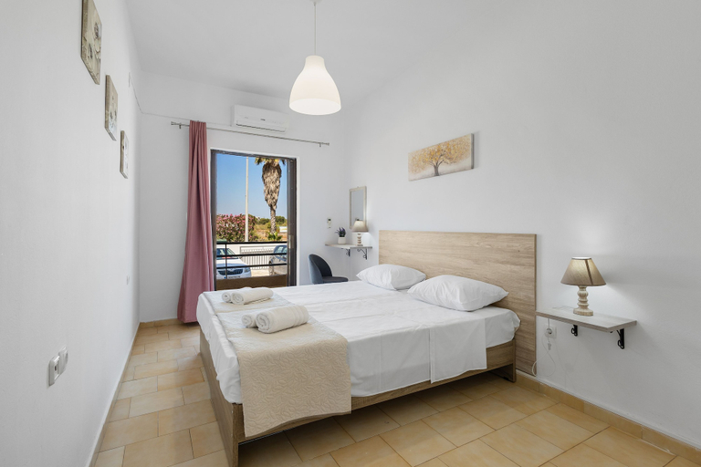 Room 4, Seafront Apartment in Chania 6, Crete