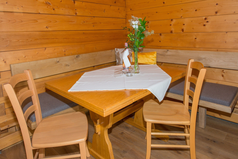 Food & Drinks 4, Cozy Holiday Apartment Close to the Slopes, Sankt Johann im Pongau